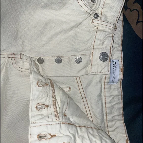 *sale! Zara cream/white button tie shorts - Picture 3 of 7